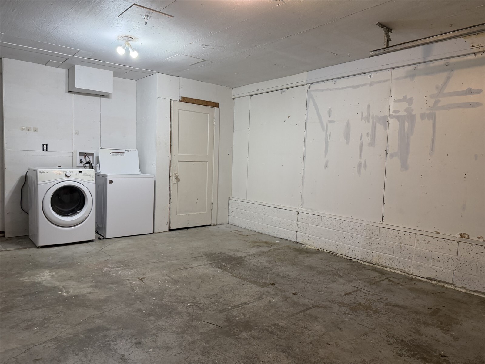 2524 Leach Court Property Photo 15