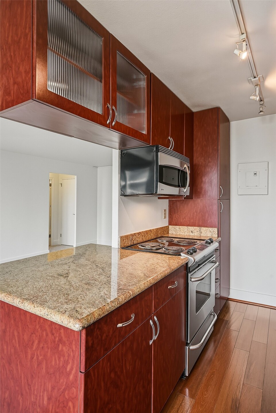 1105 Spring Street 1304 Property Photo 12