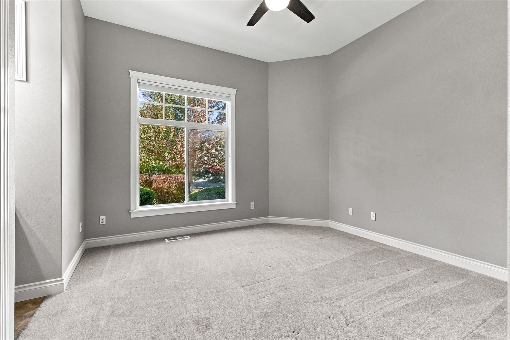 9533 39th Loop Property Photo 20