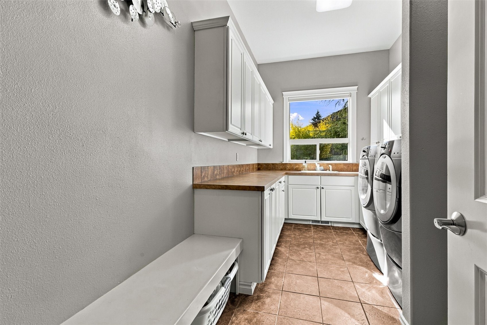 9533 39th Loop Property Photo 24