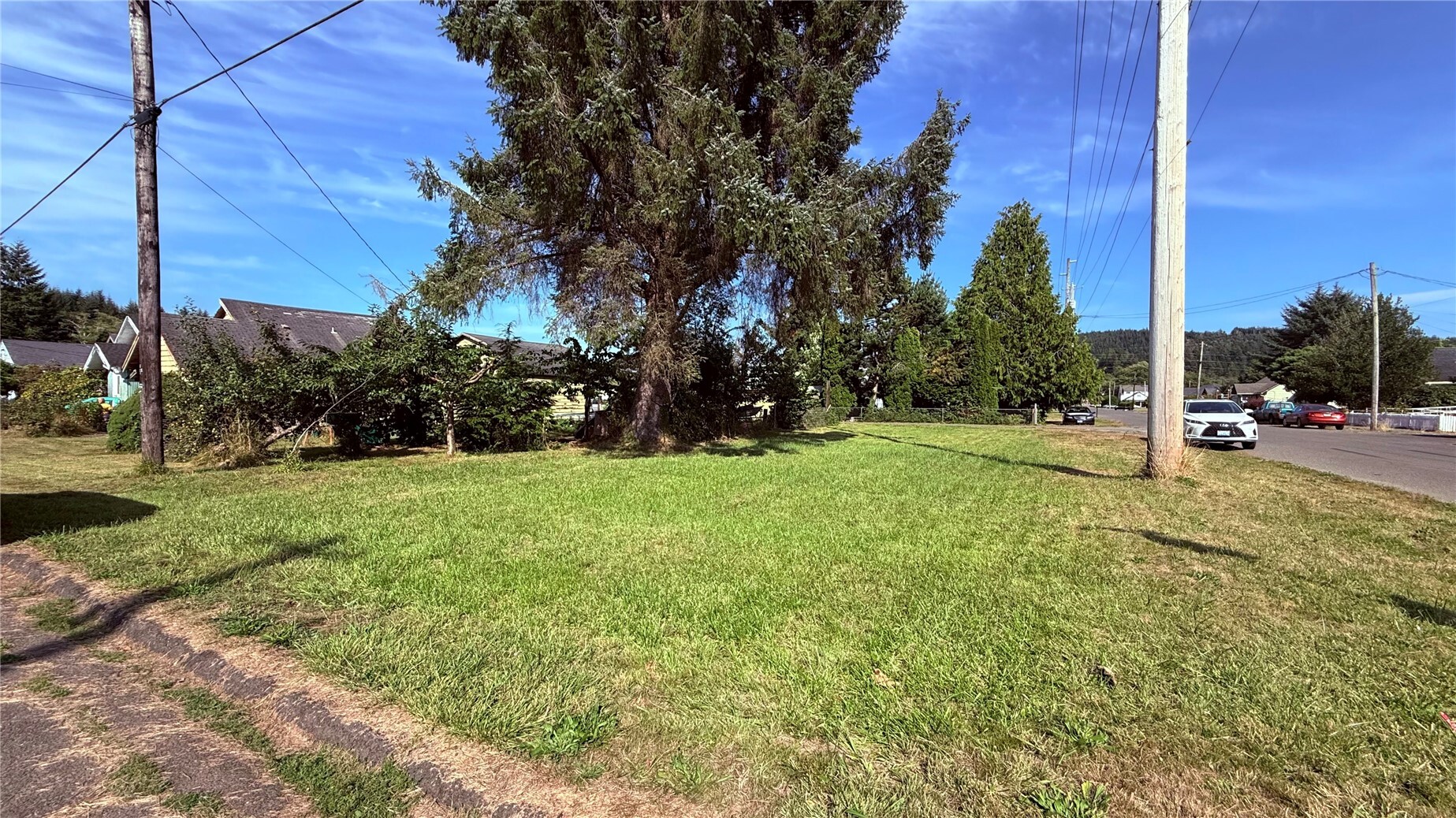 711 Queen Property Photo 2