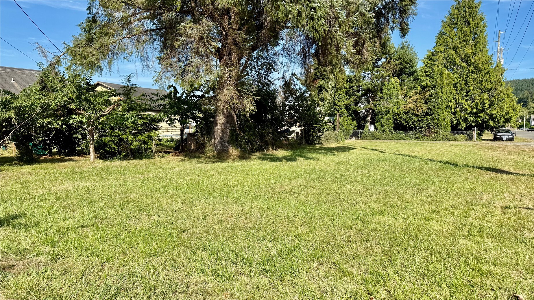 711 Queen Property Photo 4