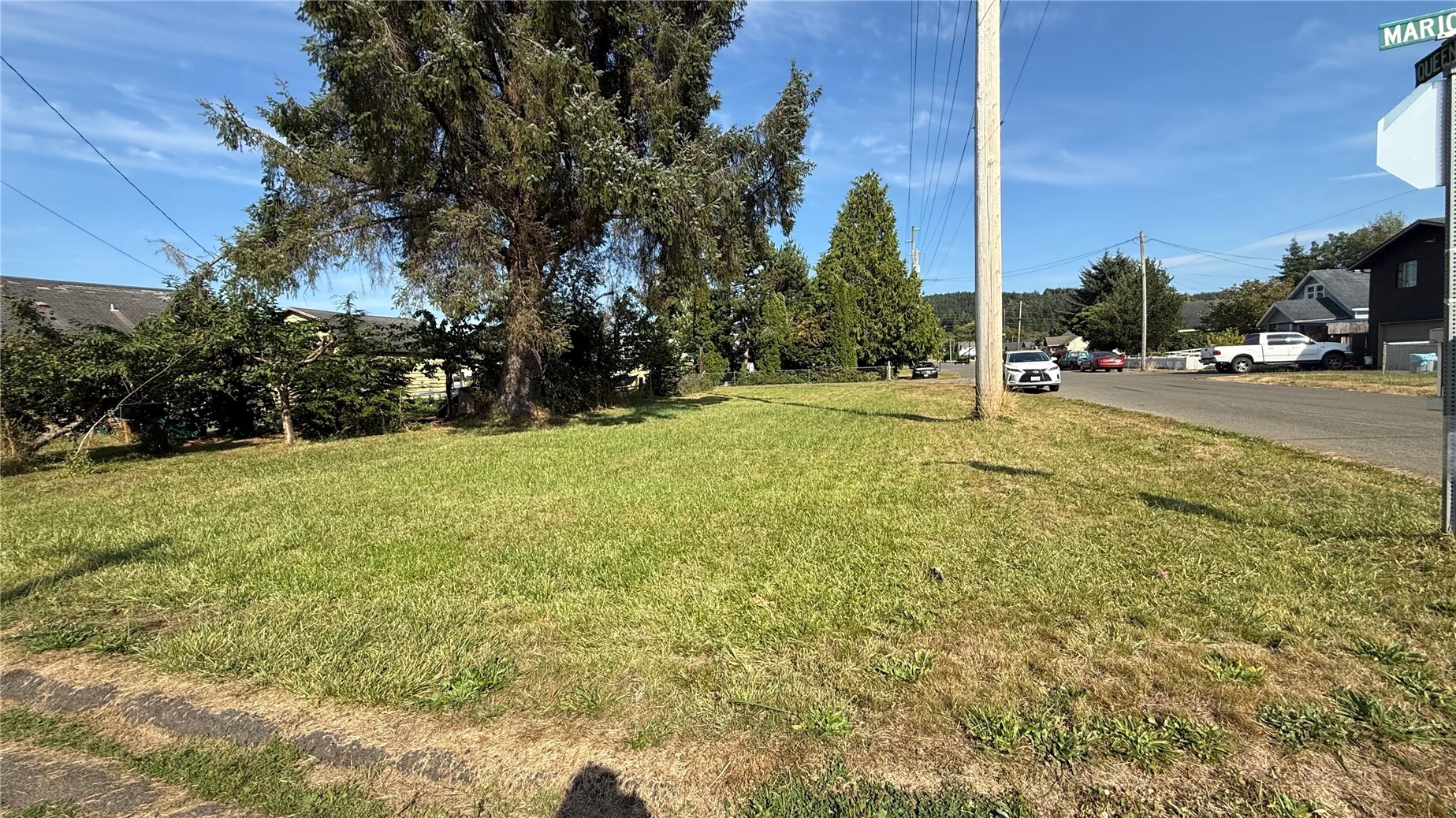 711 Queen Property Photo 9