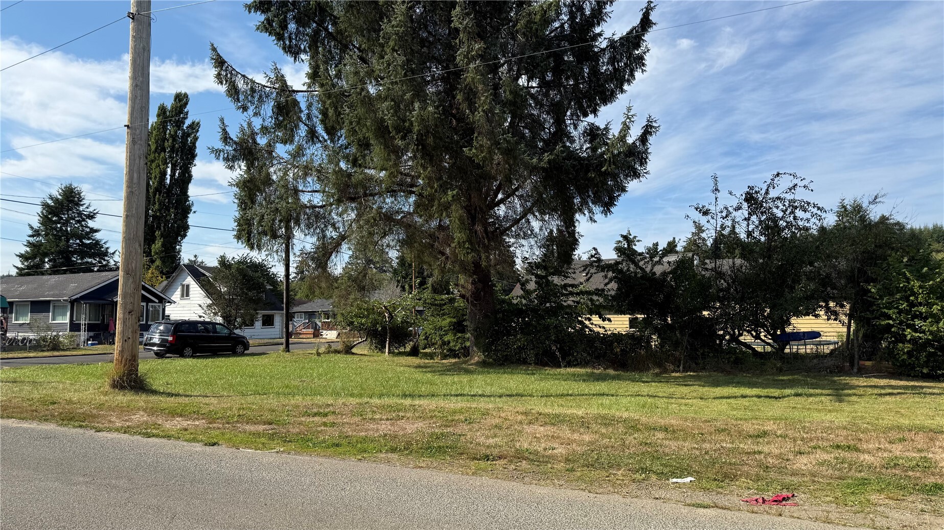 711 Queen Property Photo 12