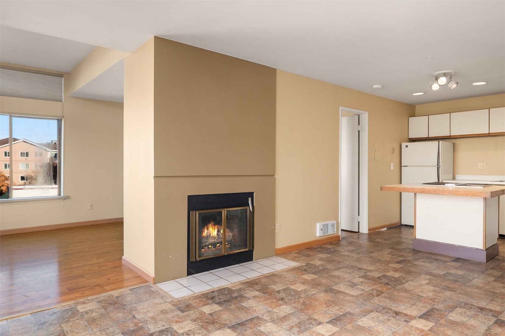 211 Summit Avenue 403 Property Photo 4