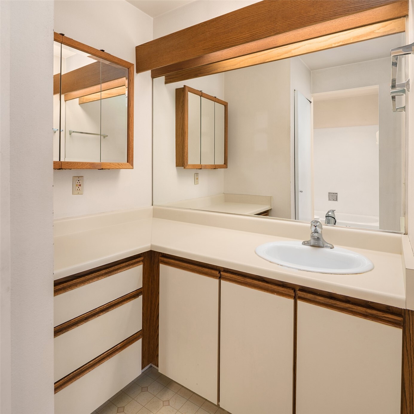 211 Summit Avenue 403 Property Photo 12