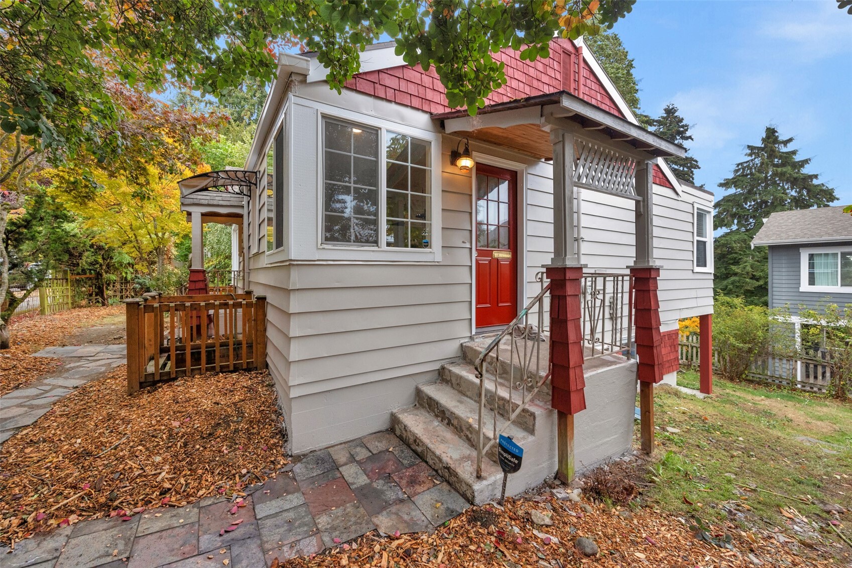 8 W Fulton Street Property Photo 6
