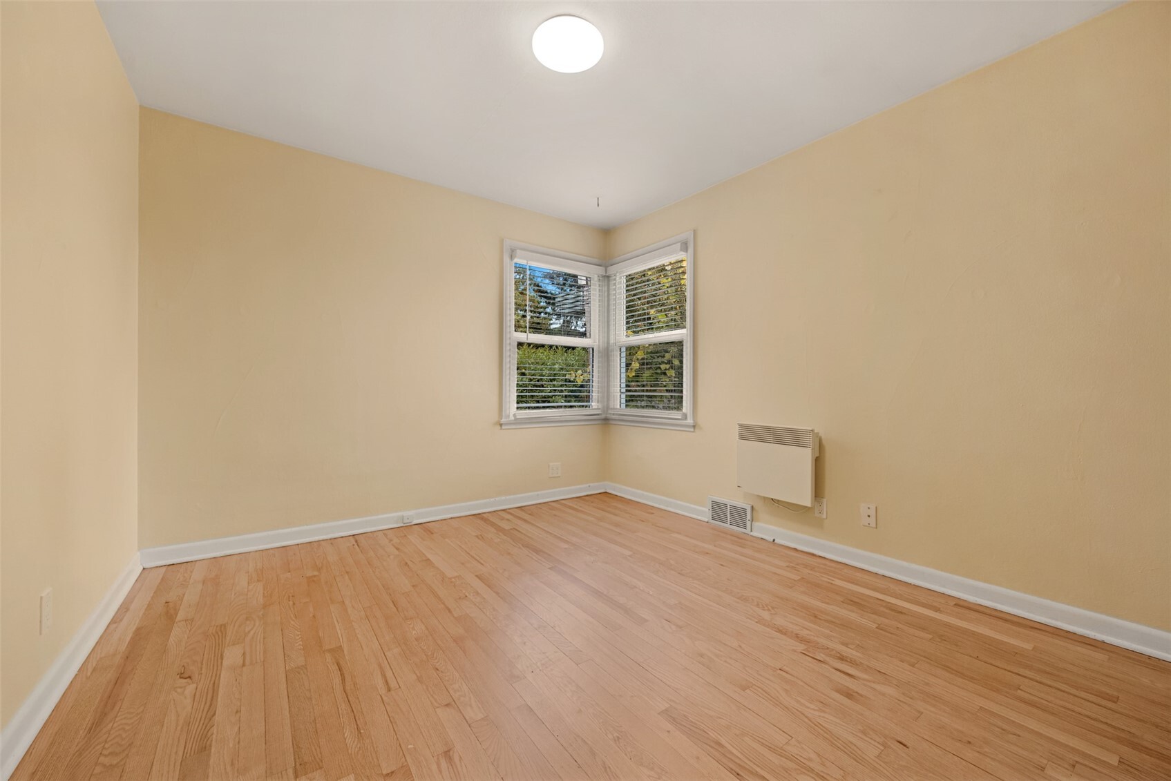 8 W Fulton Street Property Photo 13