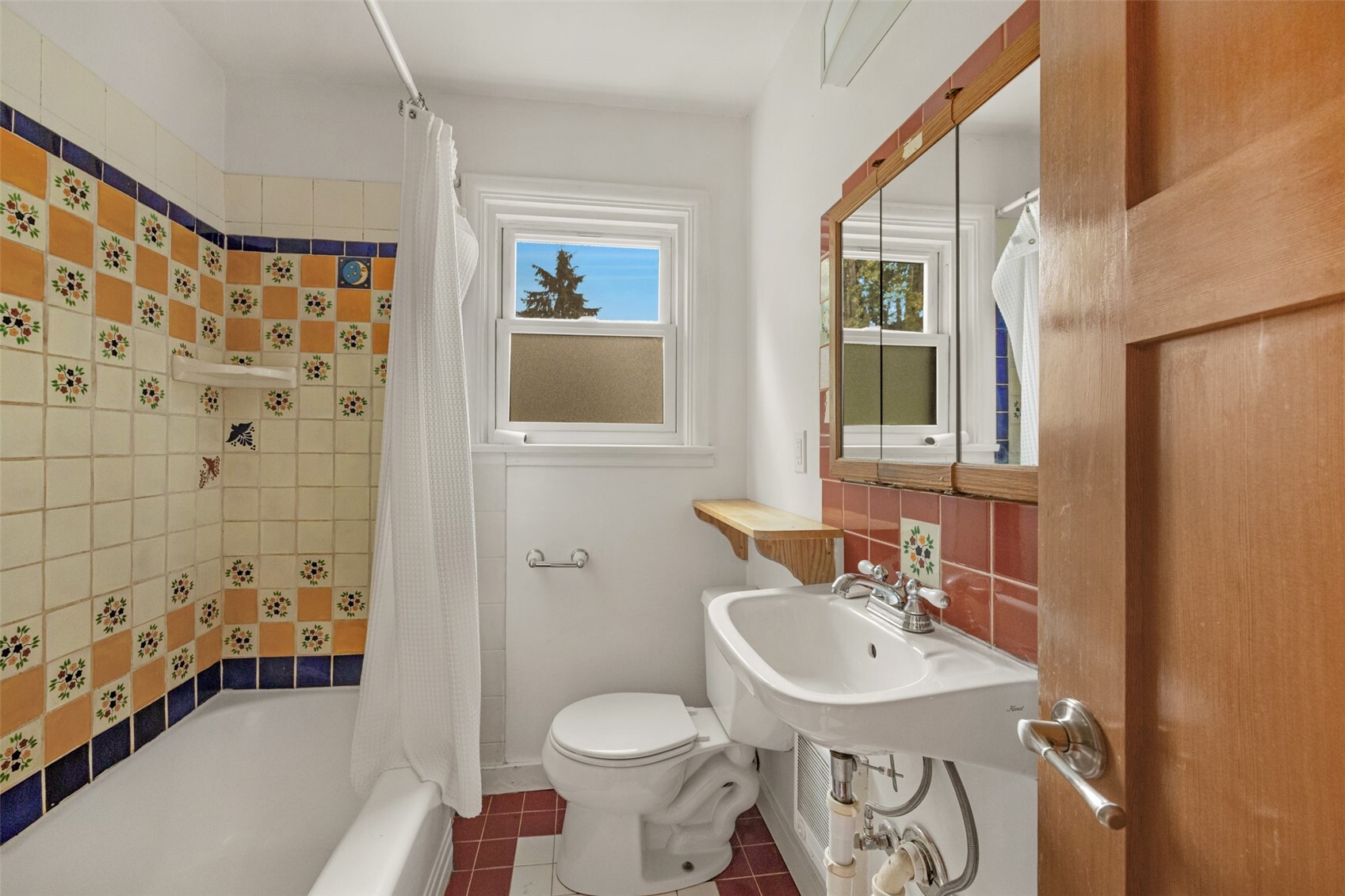 8 W Fulton Street Property Photo 14