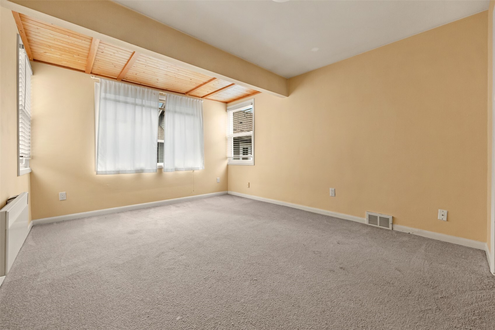 8 W Fulton Street Property Photo 15