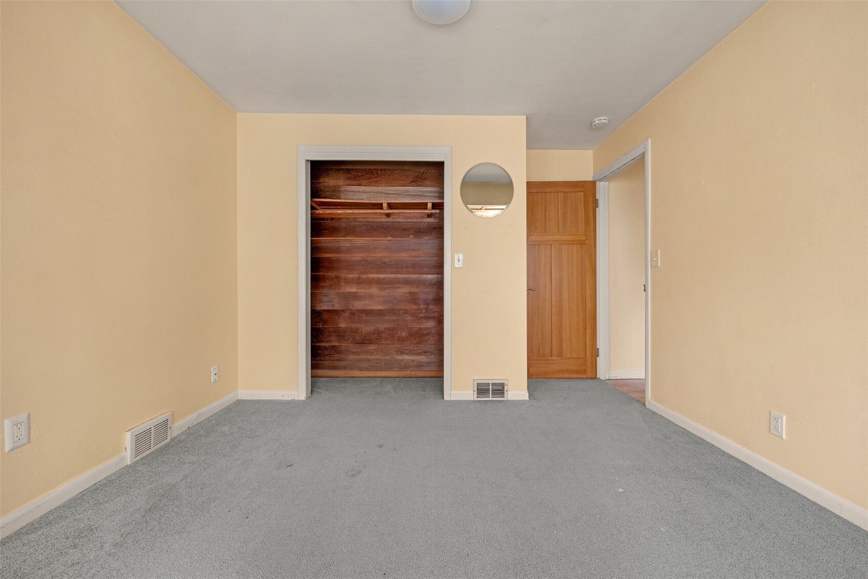 8 W Fulton Street Property Photo 16