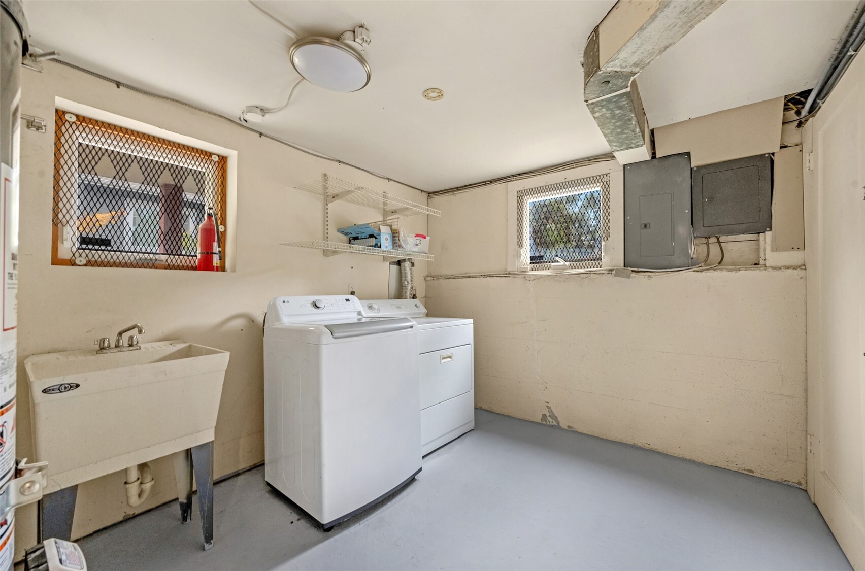 8 W Fulton Street Property Photo 21