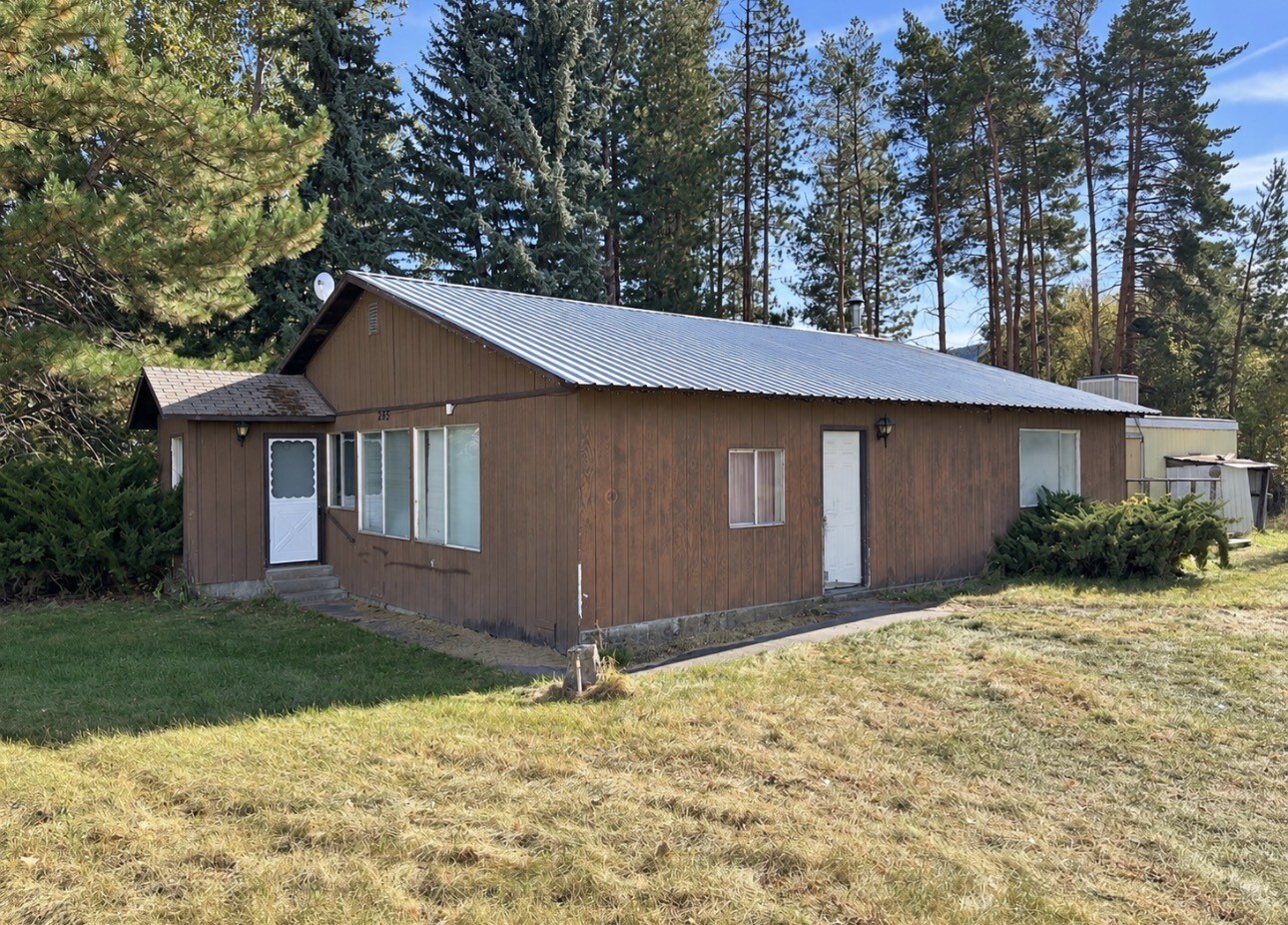 285 Omak River Road Property Photo 2