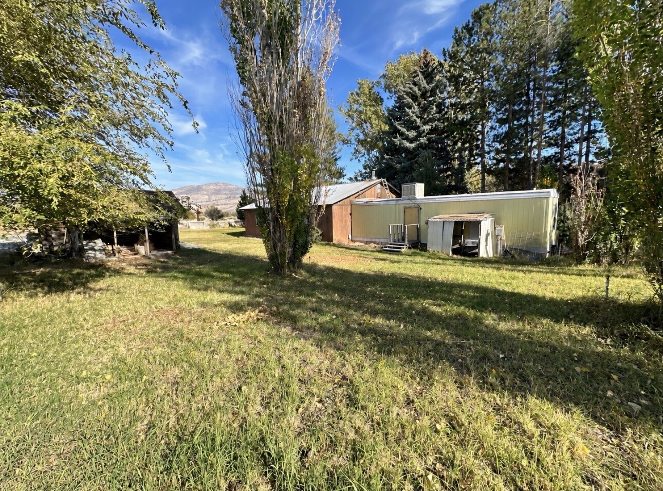 285 Omak River Road Property Photo 18