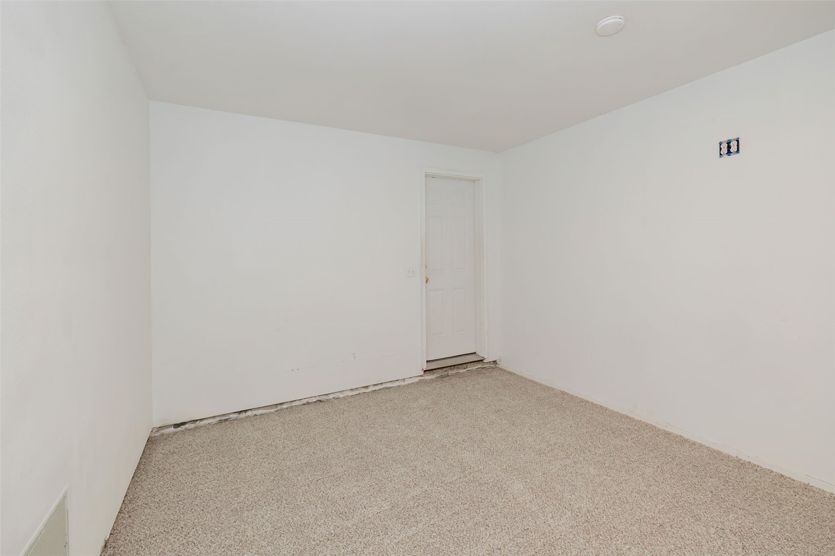 2303 Se Abernathy Court Property Photo 14