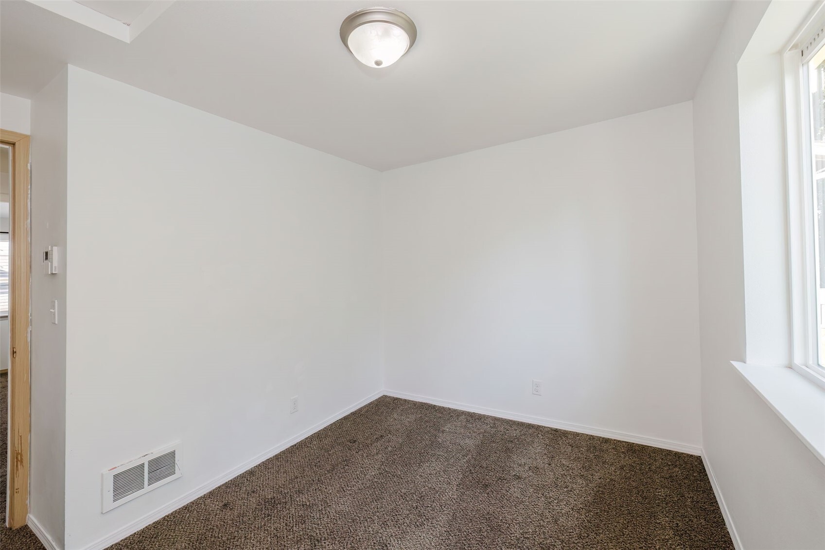 2303 Se Abernathy Court Property Photo 22