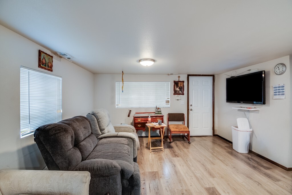 417 Winslow Avenue Property Photo 2