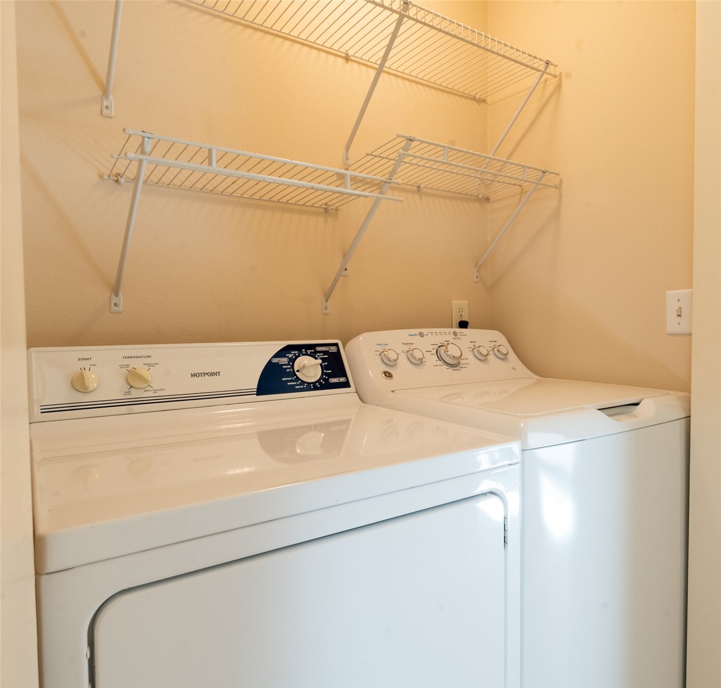 10744 Greenwood Avenue 302 Property Photo 17