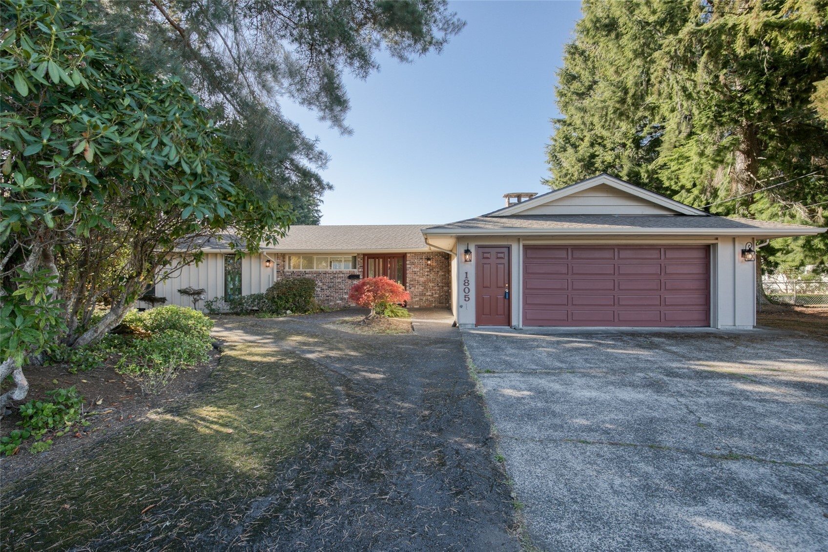 1805 Graves Avenue Property Photo 1