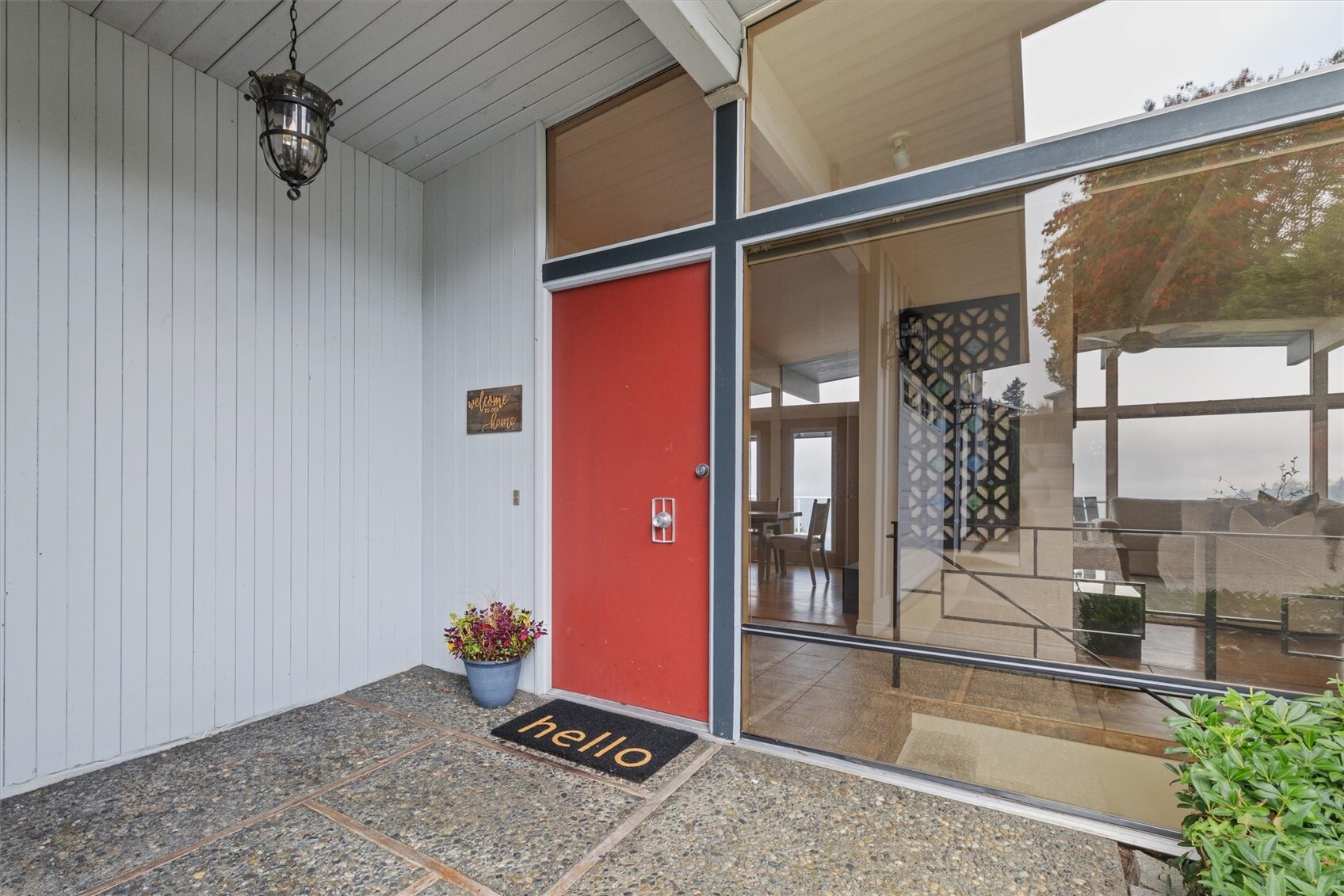 12822 Shorecrest Drive Property Photo 3