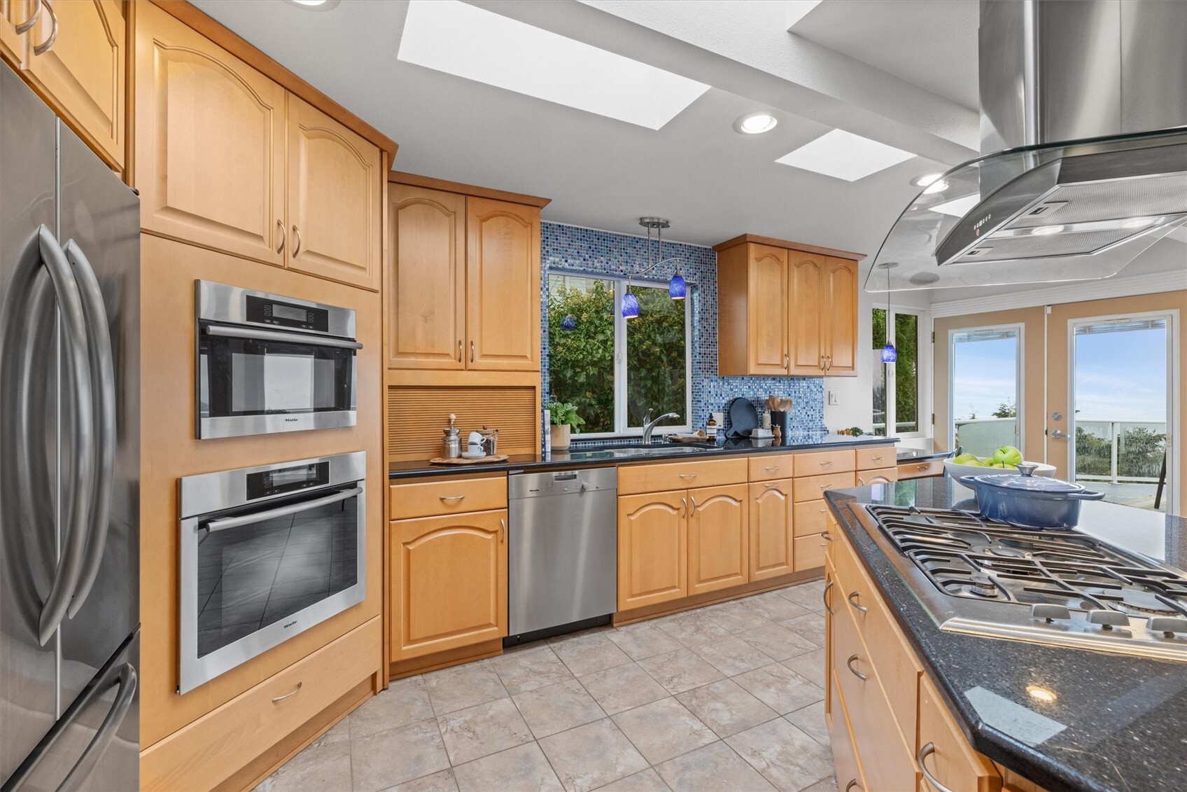 12822 Shorecrest Drive Property Photo 6
