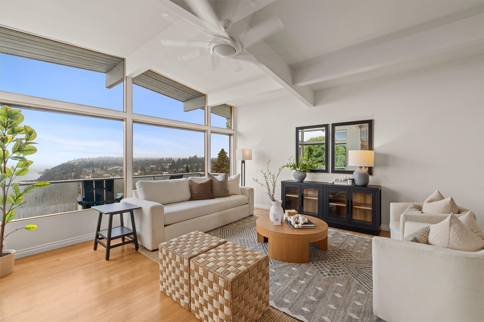 12822 Shorecrest Drive Property Photo 13