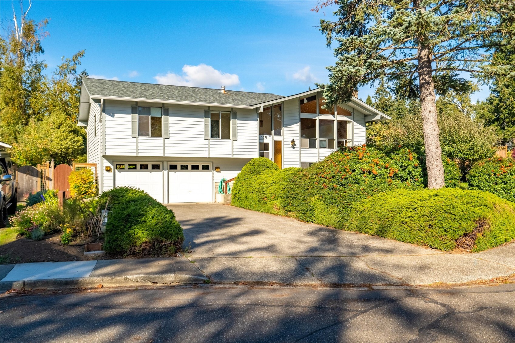 3031 Crest Court Property Photo 1