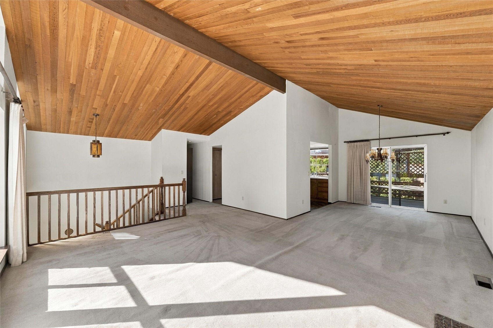 3031 Crest Court Property Photo 6
