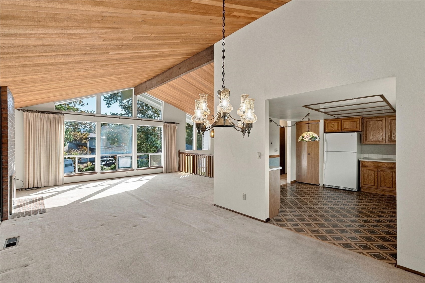 3031 Crest Court Property Photo 9