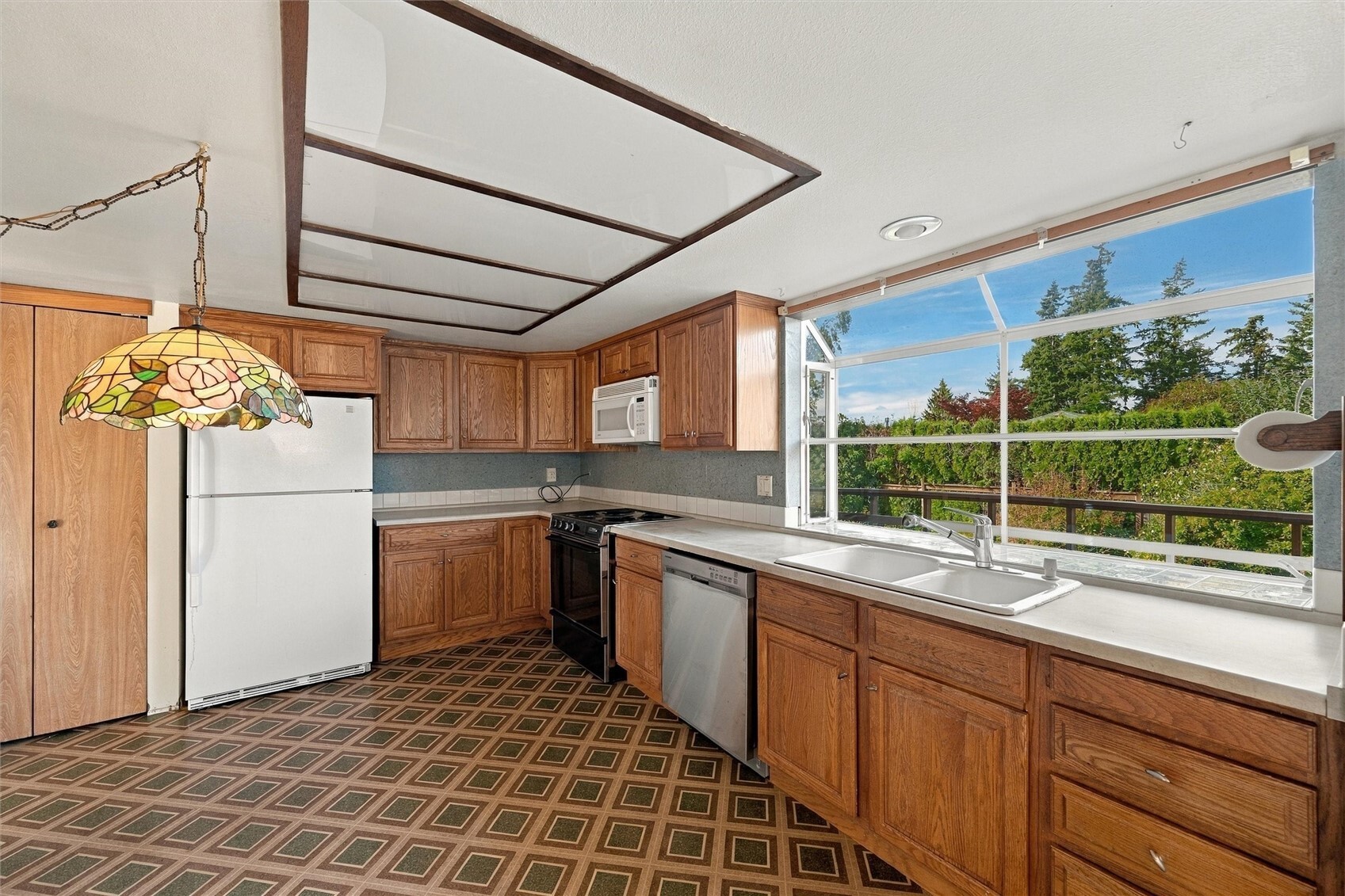 3031 Crest Court Property Photo 10
