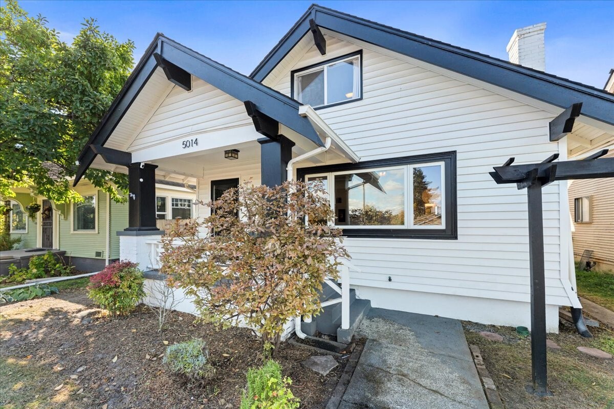 5014 S Park Property Photo 1