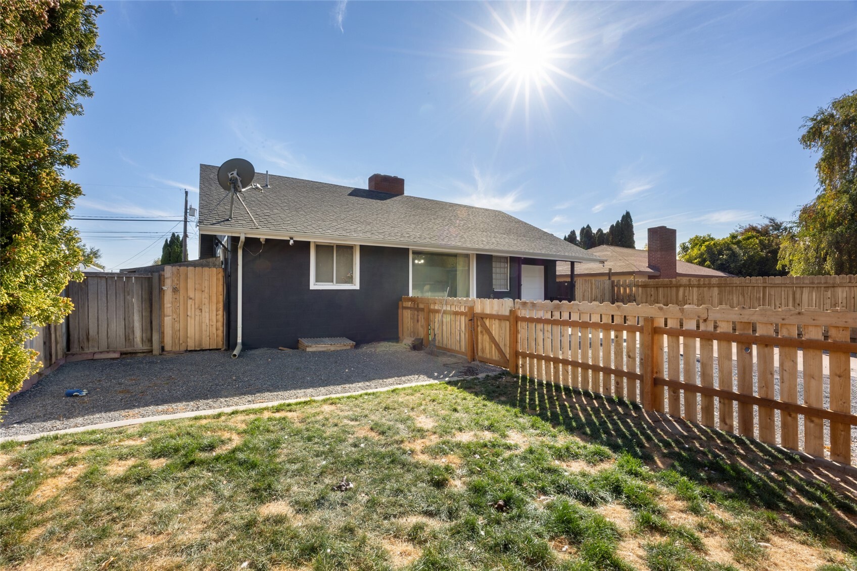 1218 SW D Street Property Photo 1
