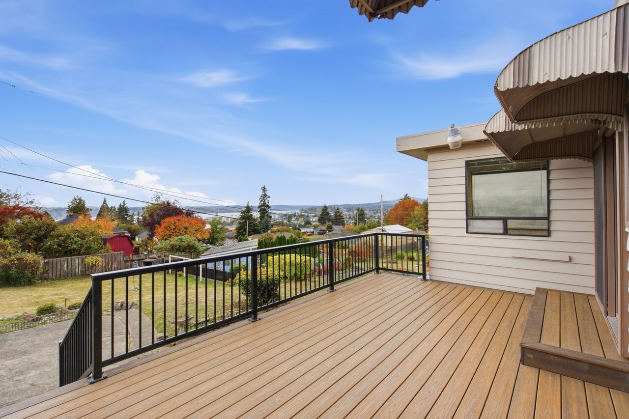 2323 Terrace Street Property Photo 6