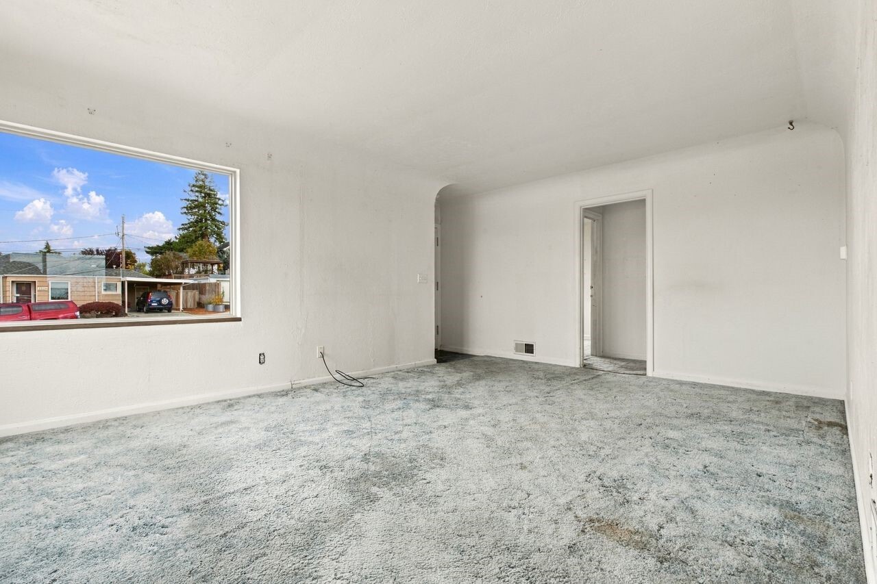 2323 Terrace Street Property Photo 8