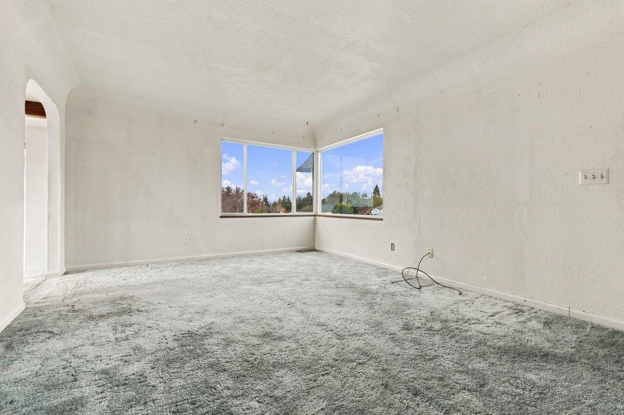 2323 Terrace Street Property Photo 9