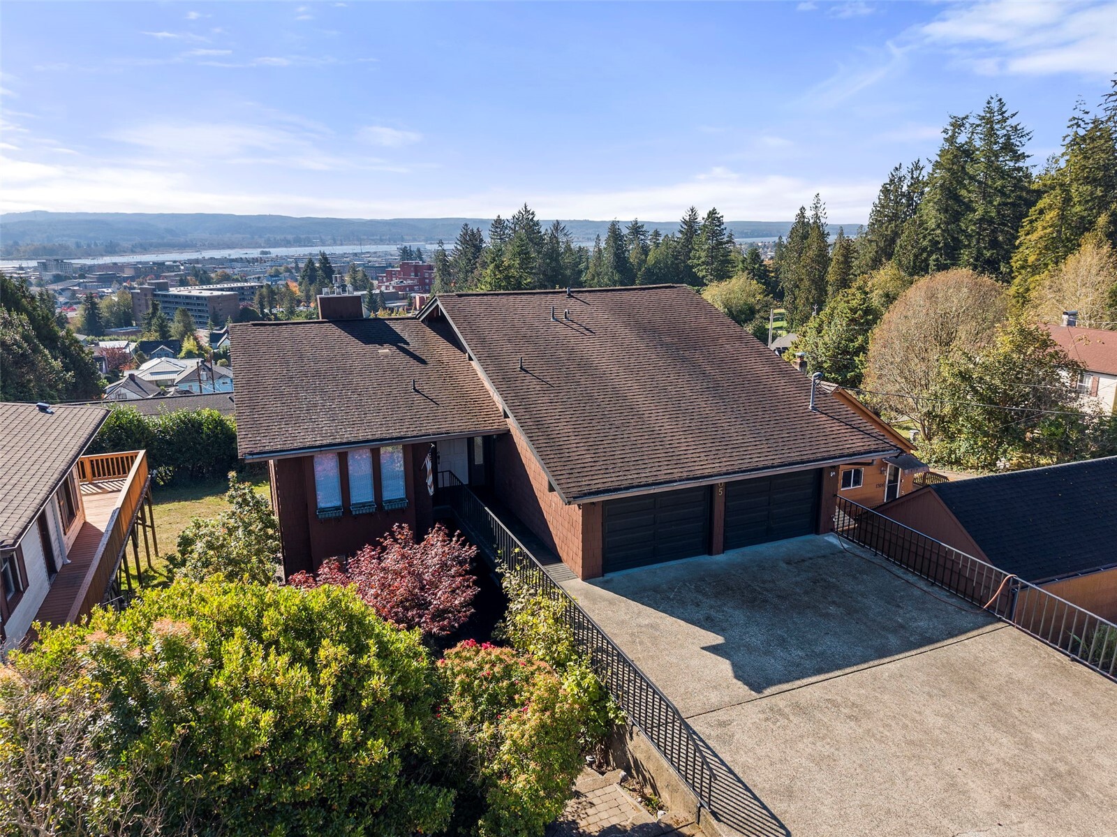 405 2nd Avenue Property Photo 3