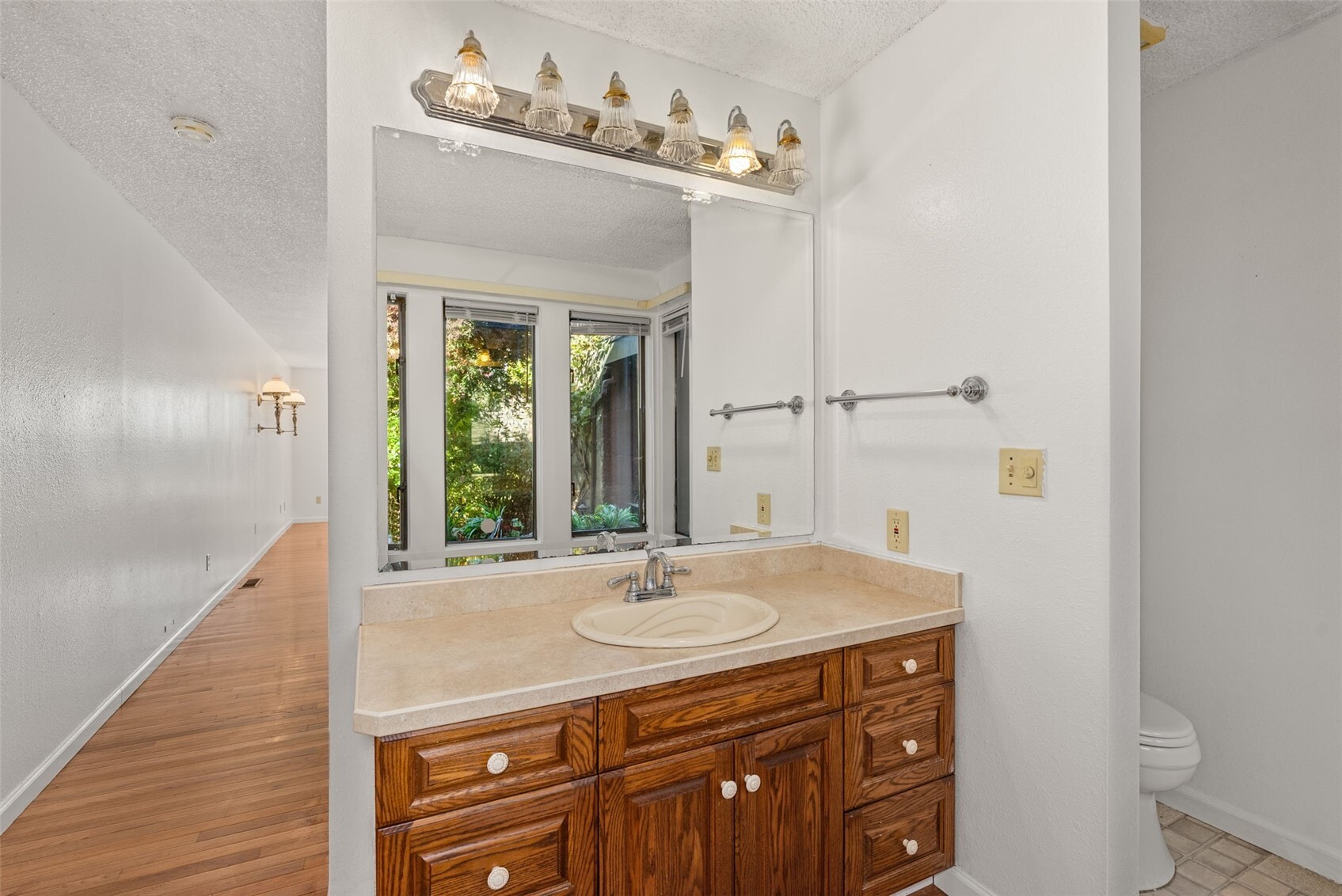 405 2nd Avenue Property Photo 24