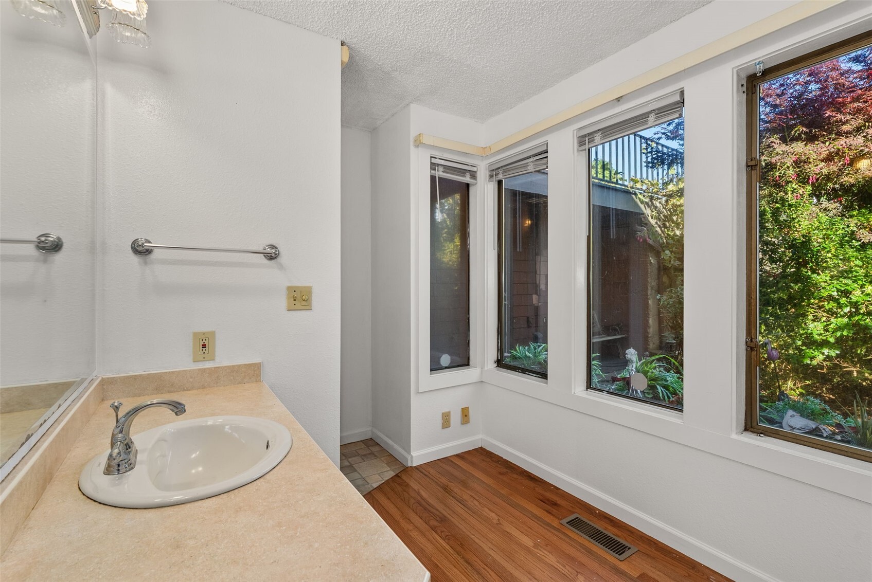 405 2nd Avenue Property Photo 25