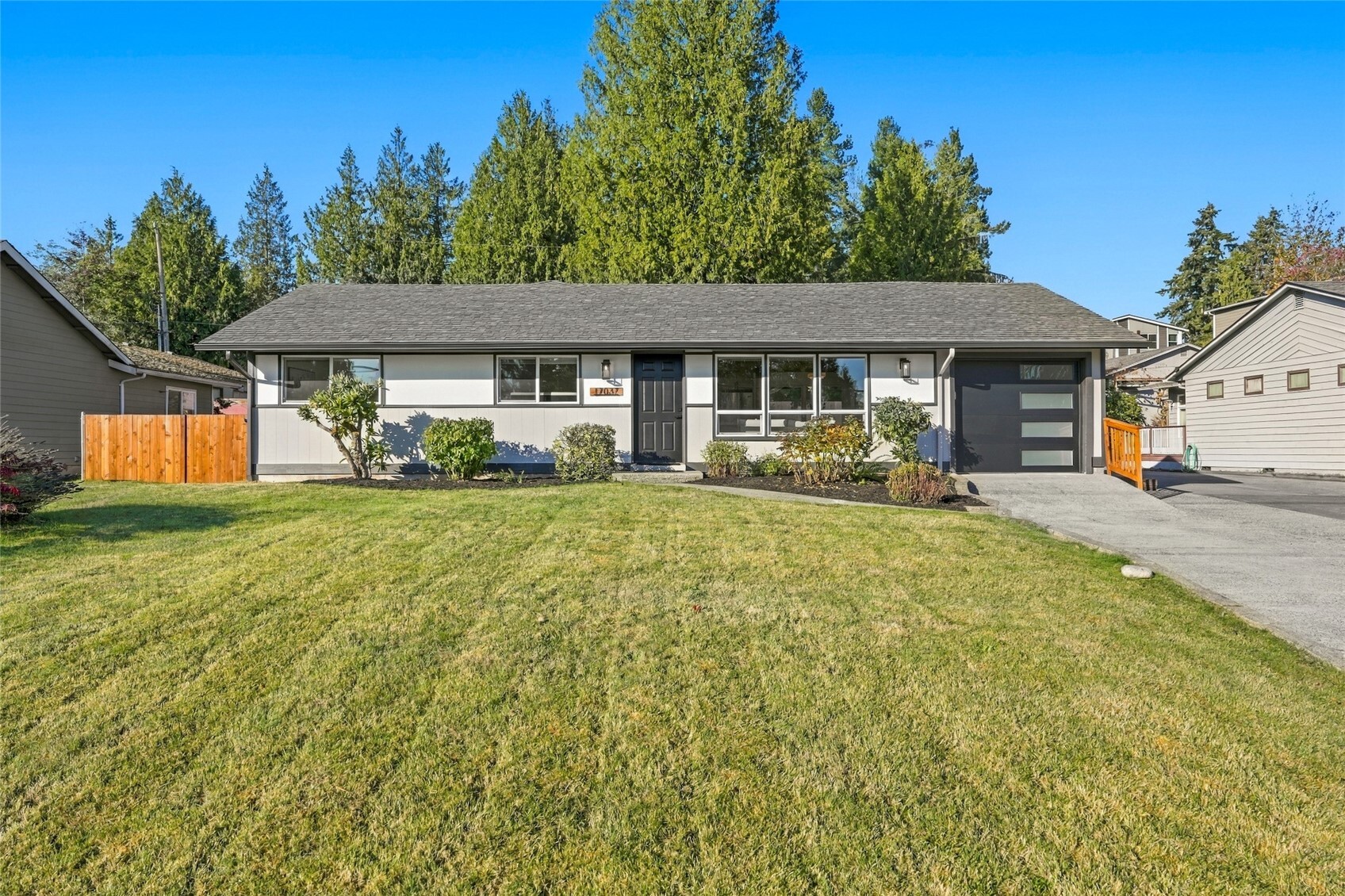 17037 8th Avenue Property Photo 1