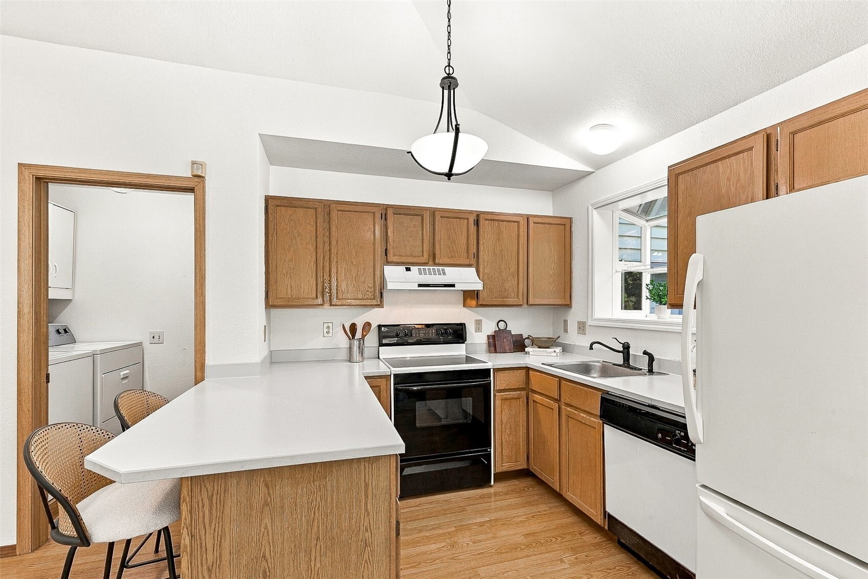 223 60th Place Property Photo 8