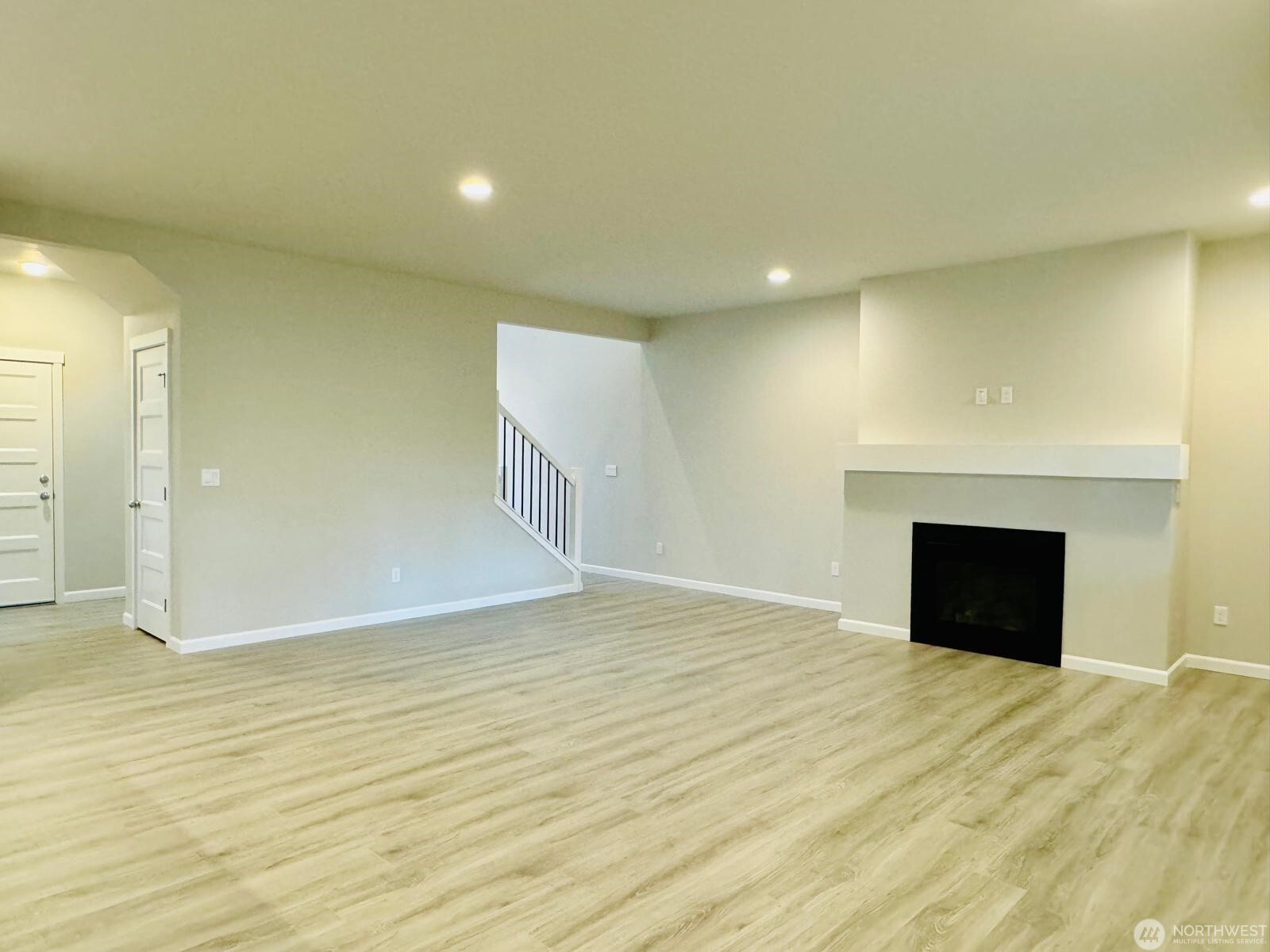 16514 8th Avenue Property Photo 3