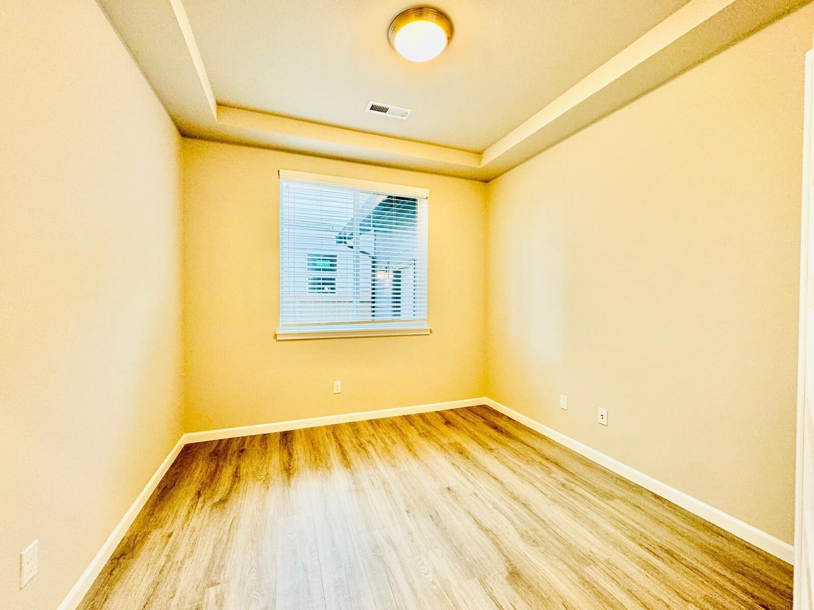 16514 8th Avenue Property Photo 9