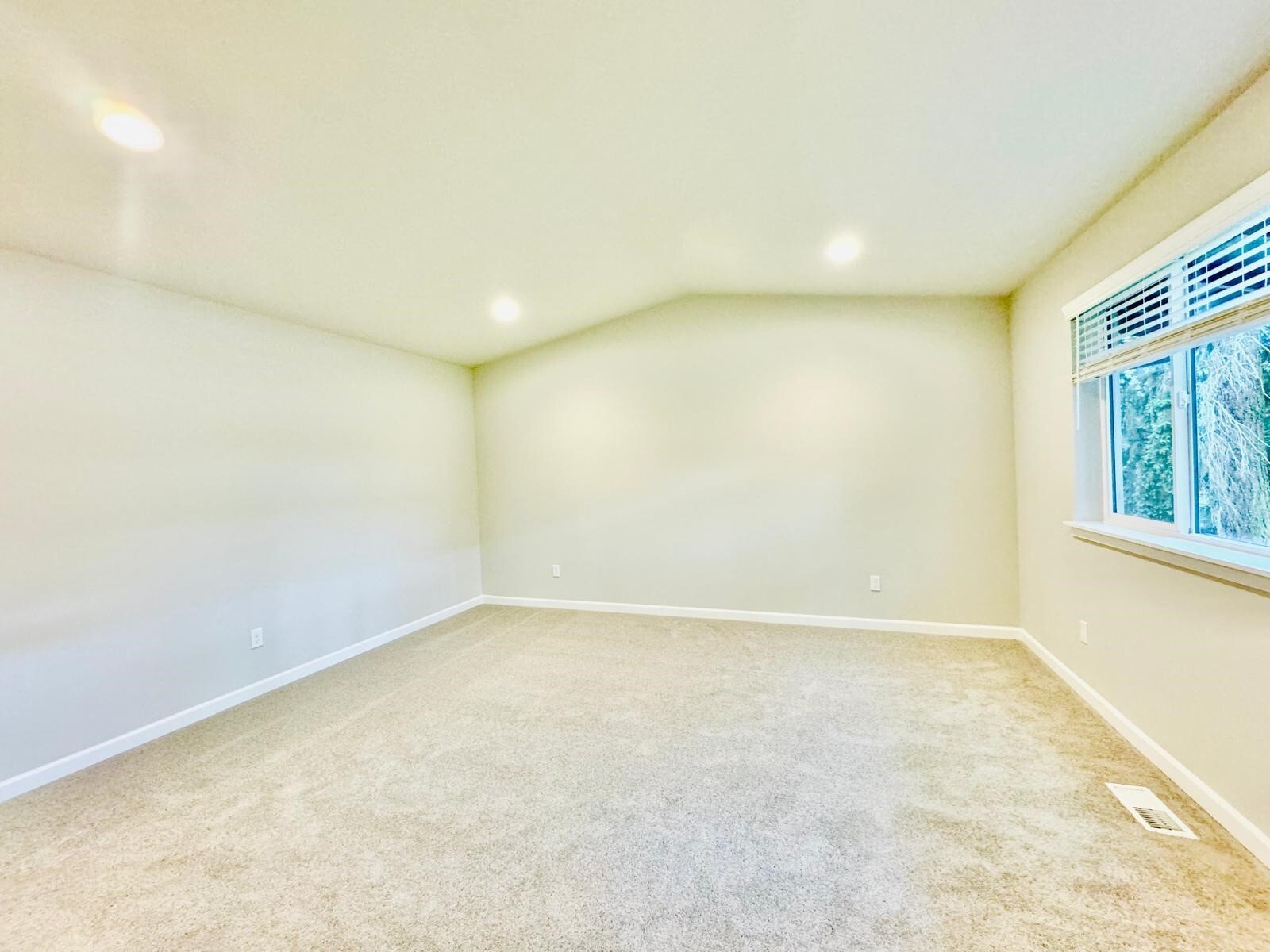 16514 8th Avenue Property Photo 12