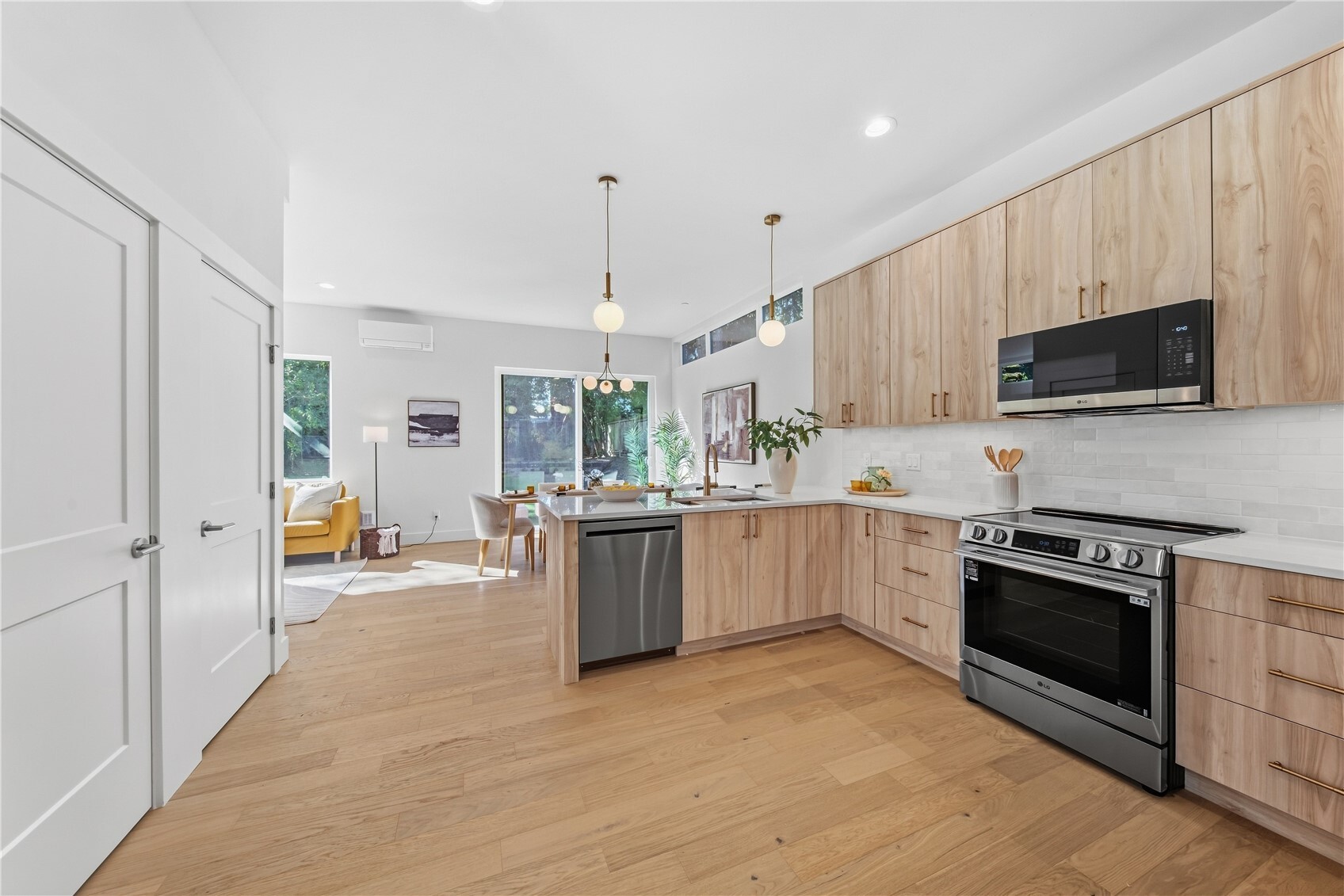 14338 Bagley Avenue B Property Photo 16