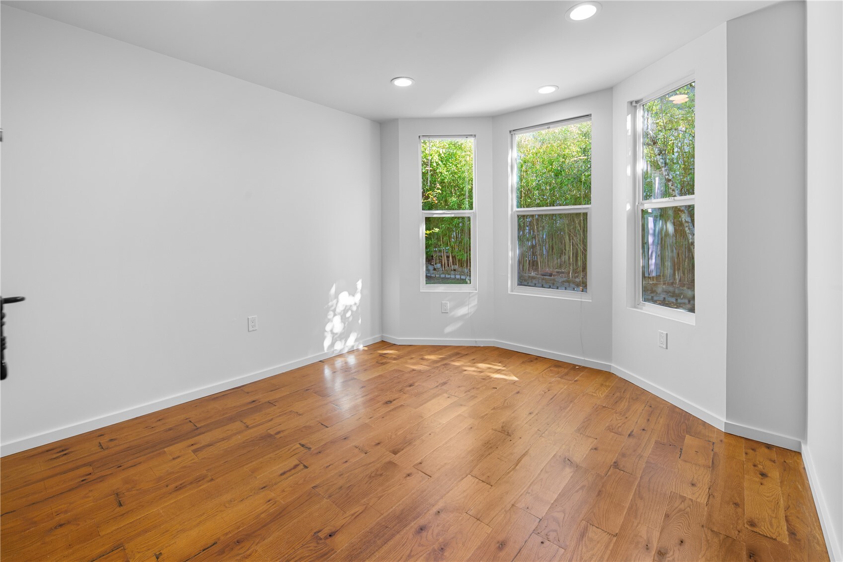 1414 E Spring Street Property Photo 3