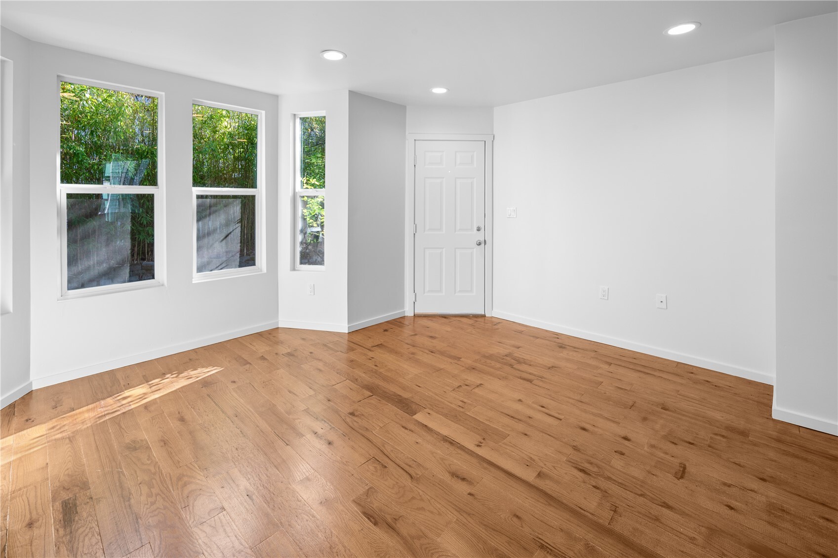 1414 E Spring Street Property Photo 4