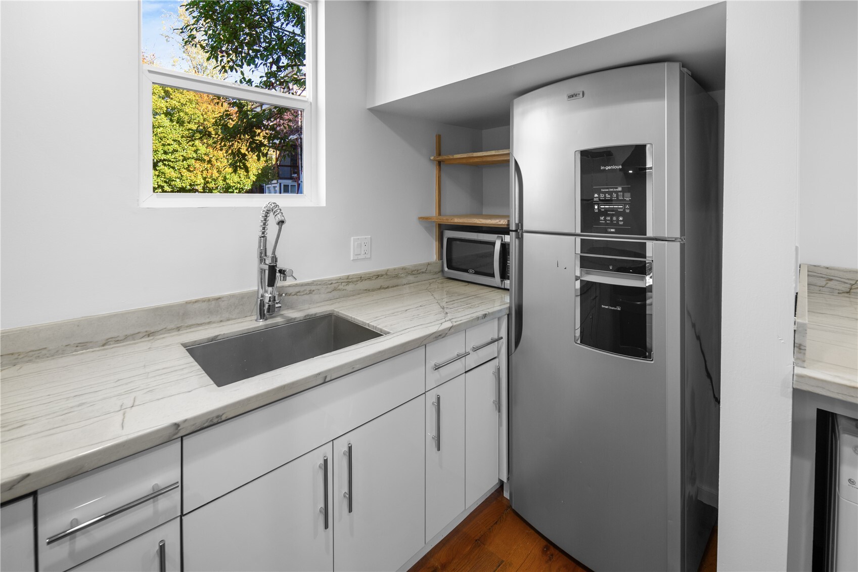 1414 E Spring Street Property Photo 9