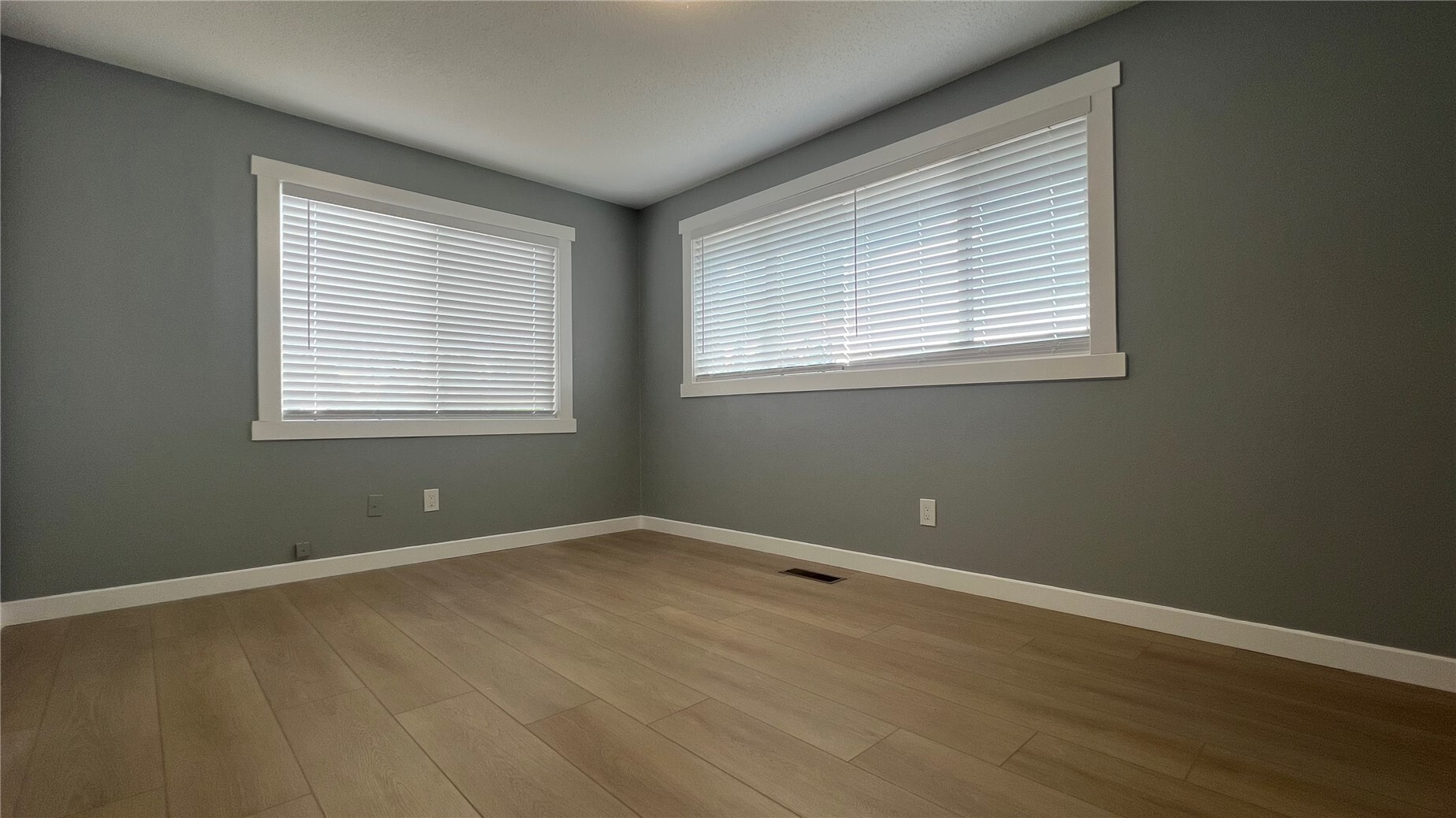 7643 S Ainsworth Avenue Property Photo 8