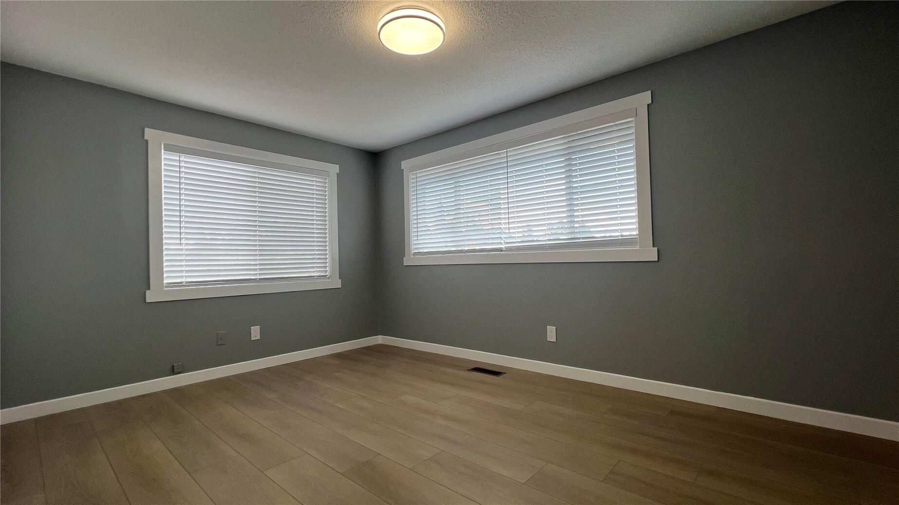 7643 S Ainsworth Avenue Property Photo 9