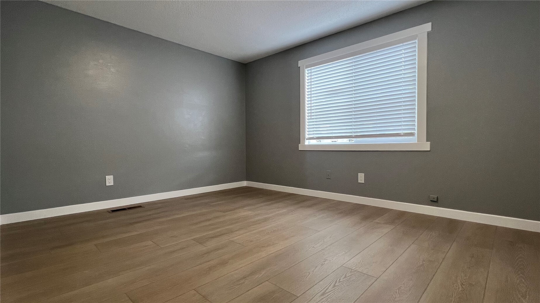 7643 S Ainsworth Avenue Property Photo 12